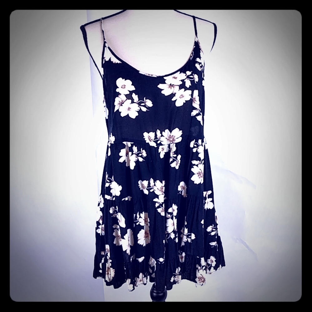 Brandy Melville Flower print dress/ top sleeveless